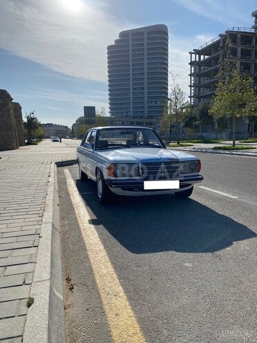 Mercedes E 230 1980, 188,000 km - 2.3 л - Bakı