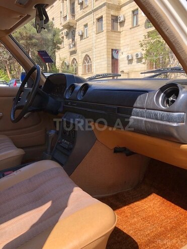 Mercedes E 230 1980, 188,000 km - 2.3 л - Bakı