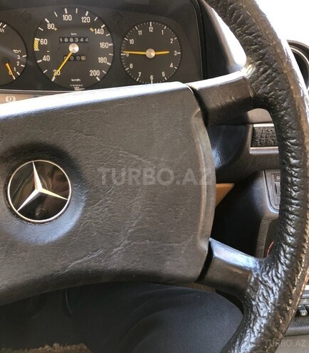 Mercedes E 230 1980, 188,000 km - 2.3 л - Bakı