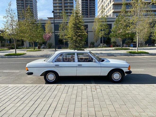 Mercedes E 230 1980, 188,000 km - 2.3 л - Bakı