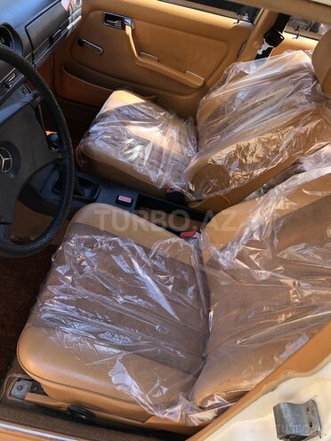 Mercedes E 230 1980, 188,000 km - 2.3 л - Bakı