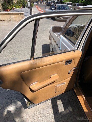 Mercedes E 230 1980, 188,000 km - 2.3 л - Bakı