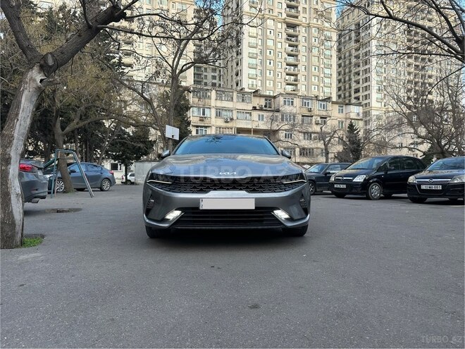 Kia K5-1
