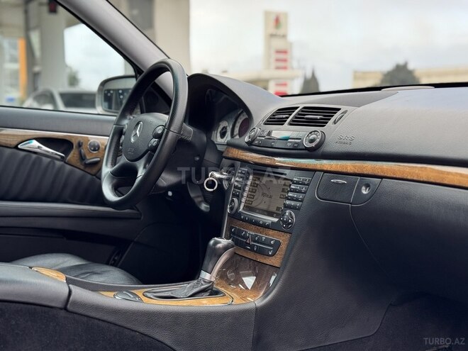 Mercedes E 280-16