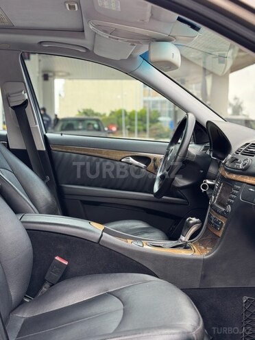 Mercedes E 280-15