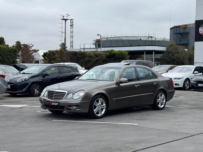 Mercedes E 280-11