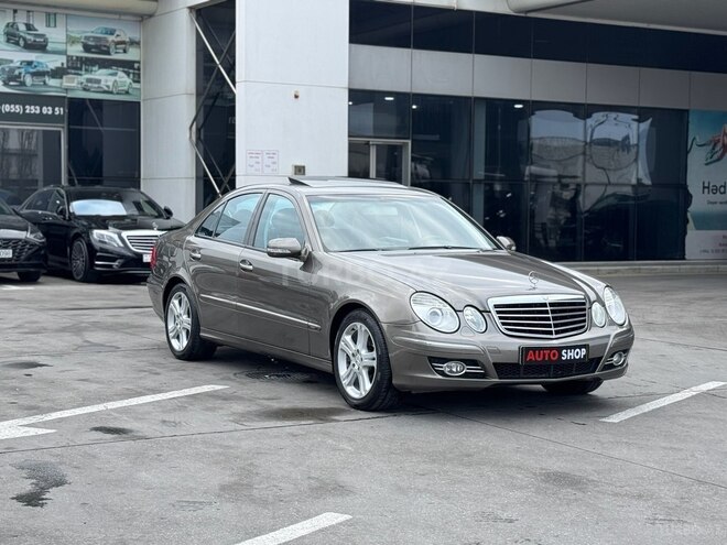 Mercedes E 280-1