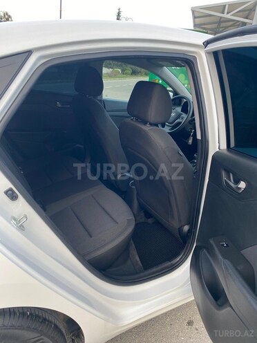 Hyundai Accent-16