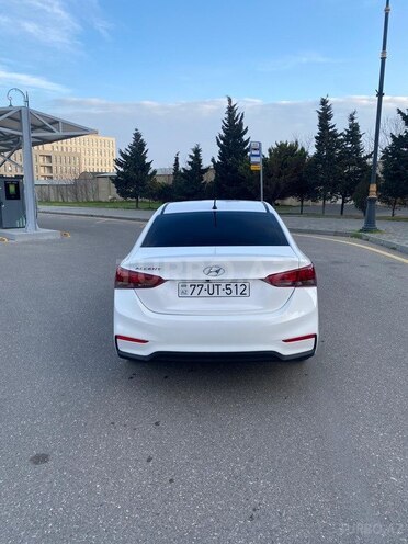 Hyundai Accent-6