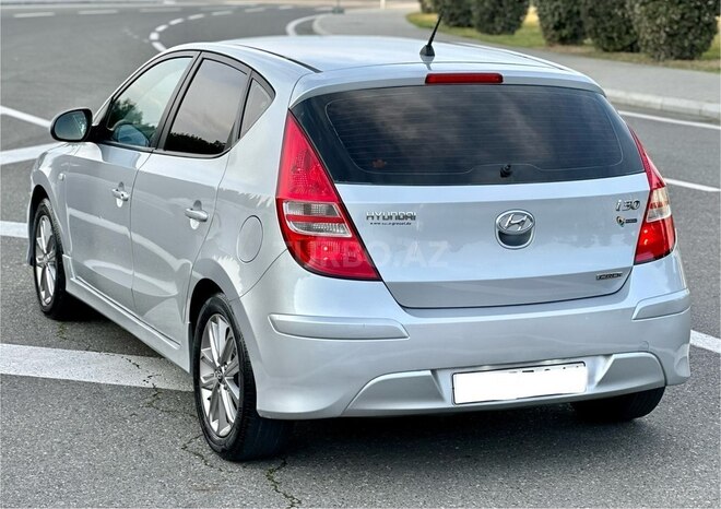 Hyundai i30 2010, 218,000 km - 1.6 l - Bakı