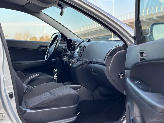 Hyundai i30 2010, 218,000 km - 1.6 l - Bakı