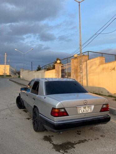Mercedes E 200 1993, 355,400 km - 2.0 l - Bakı