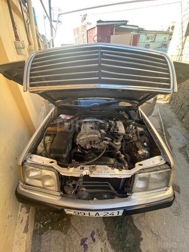 Mercedes E 200 1993, 355,400 km - 2.0 l - Bakı