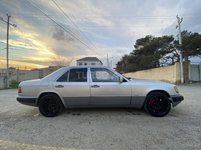 Mercedes E 200 1993, 355,400 km - 2.0 l - Bakı
