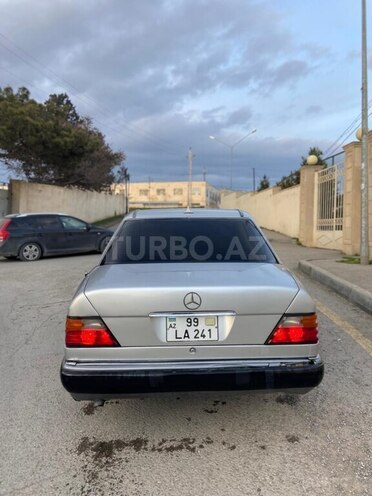 Mercedes E 200 1993, 355,400 km - 2.0 l - Bakı