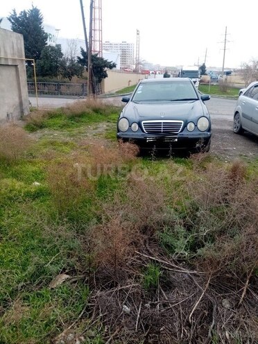 Mercedes E 220 d 2001, 397,000 km - 2.2 л - Bakı