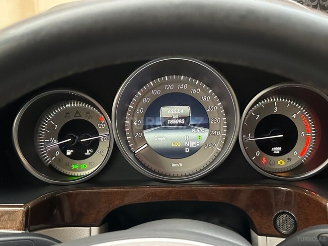 Mercedes E 220 d 2014, 185,095 km - 2.2 l - Bakı