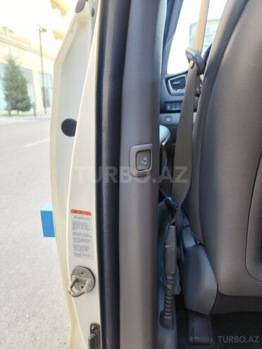 Kia Carnival 2016, 240,000 km - 2.2 l - Bakı