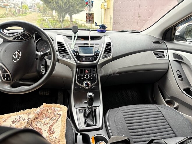 Hyundai Elantra 2015, 72,000 km - 1.8 l - Cəlilabad