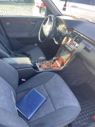 Mercedes E 220 d 2001, 400,000 km - 2.2 l - Bakı