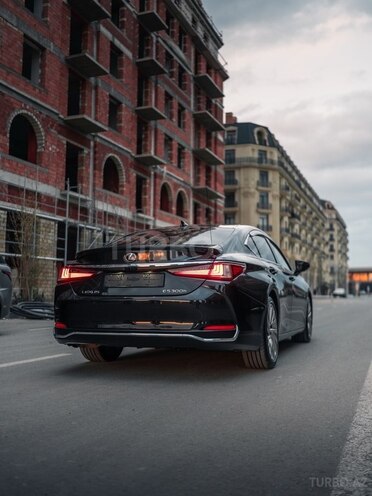 Lexus ES 300h 2023, 60,000 km - 2.5 l - Bakı