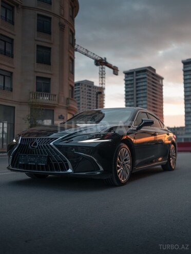 Lexus ES 300h 2023, 60,000 km - 2.5 l - Bakı