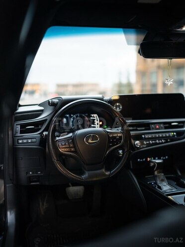 Lexus ES 300h 2023, 60,000 km - 2.5 l - Bakı