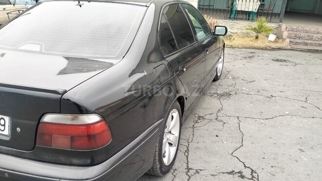 BMW 528 1996, 280,000 km - 2.8 l - Zaqatala