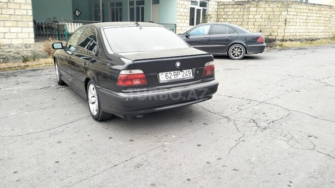 BMW 528 1996, 280,000 km - 2.8 l - Zaqatala