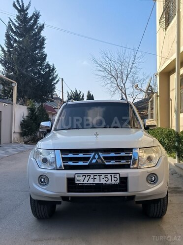 Mitsubishi Pajero-11