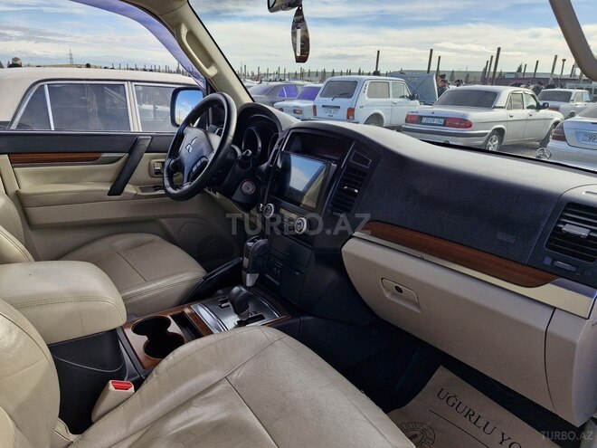 Mitsubishi Pajero 2007, 254,000 km - 3.0 л - Yevlax
