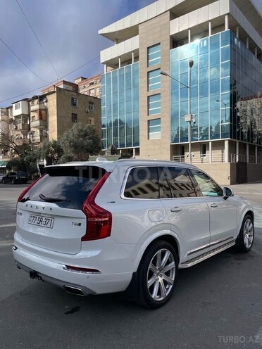 Volvo XC90-2