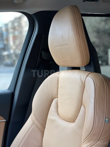 Volvo XC90-18
