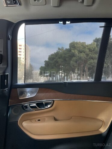 Volvo XC90-9