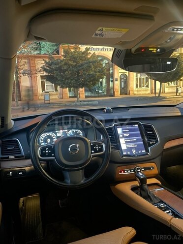 Volvo XC90-21