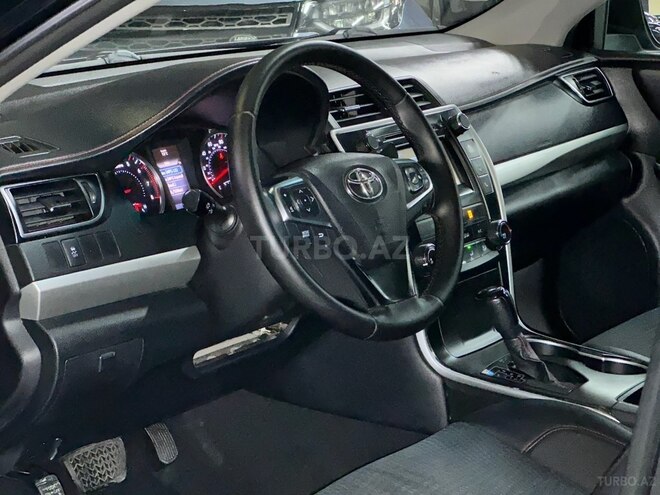 Toyota Camry-16