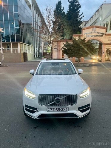 Volvo XC90-1