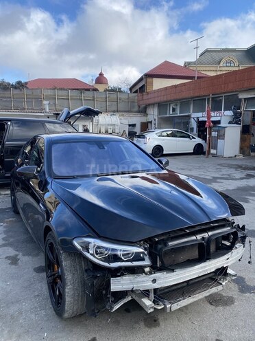 BMW M5 2013, 75,000 km - 4.4 л - Bakı