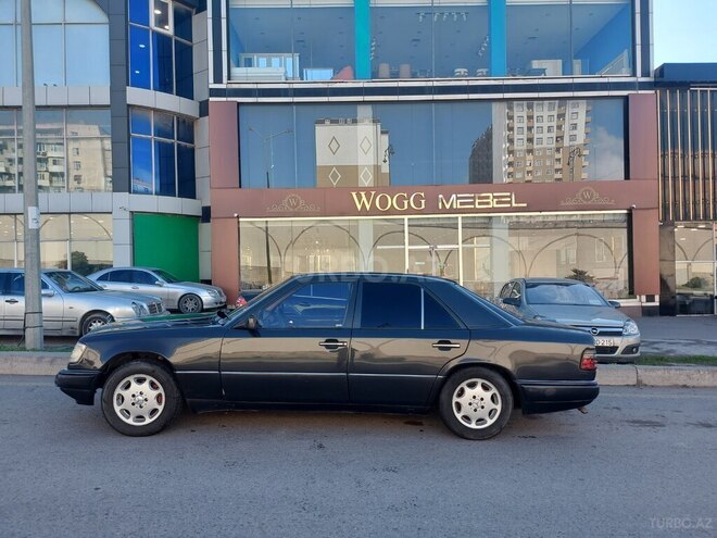 Mercedes E 220 1995, 570,000 km - 2.2 l - Bakı
