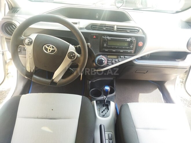 Toyota Prius C 2012, 217,000 km - 1.5 л - Bakı