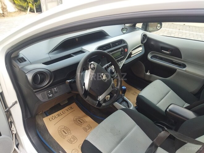 Toyota Prius C 2012, 217,000 km - 1.5 л - Bakı