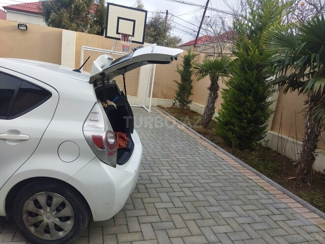 Toyota Prius C 2012, 217,000 km - 1.5 л - Bakı