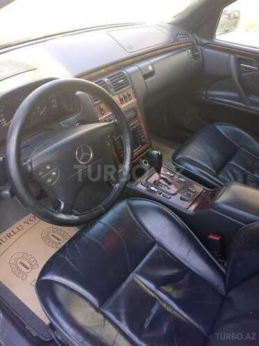 Mercedes E 240 2001, 361,000 km - 2.4 l - Bakı