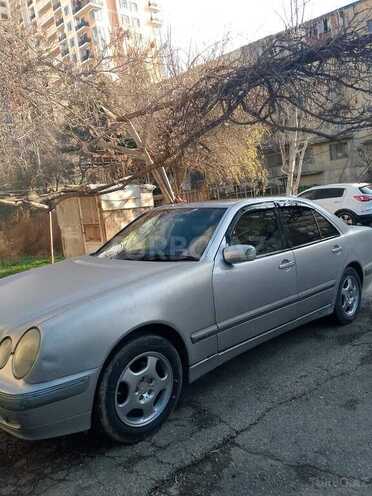 Mercedes E 240 2001, 361,000 km - 2.4 l - Bakı