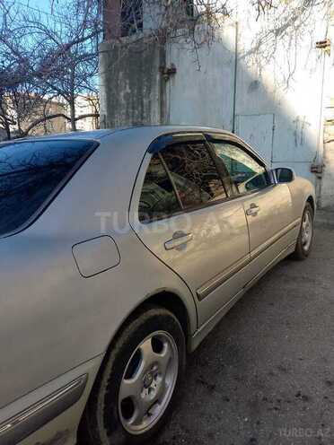 Mercedes E 240 2001, 361,000 km - 2.4 l - Bakı