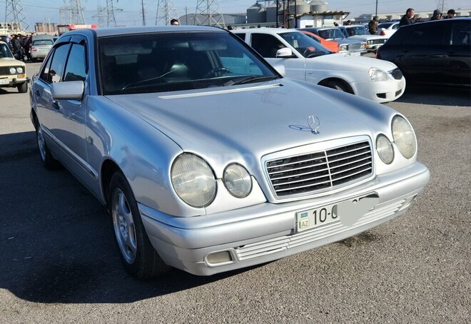 Mercedes E 230 1998, 585,000 km - 2.3 l - Bakı