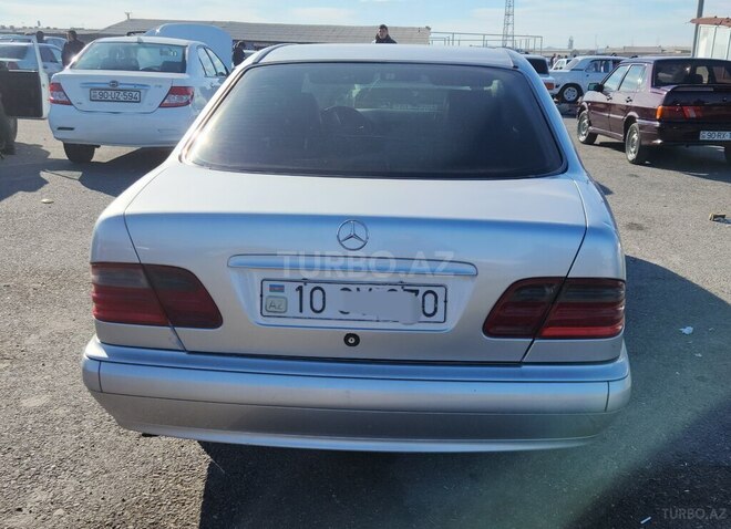 Mercedes E 230 1998, 585,000 km - 2.3 l - Bakı
