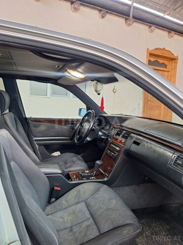 Mercedes E 230 1996, 641,359 km - 2.3 l - Gəncə
