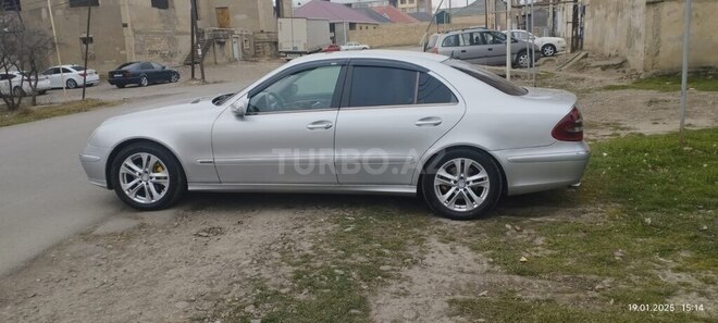 Mercedes E 270-5