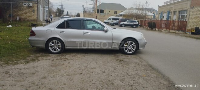 Mercedes E 270-3
